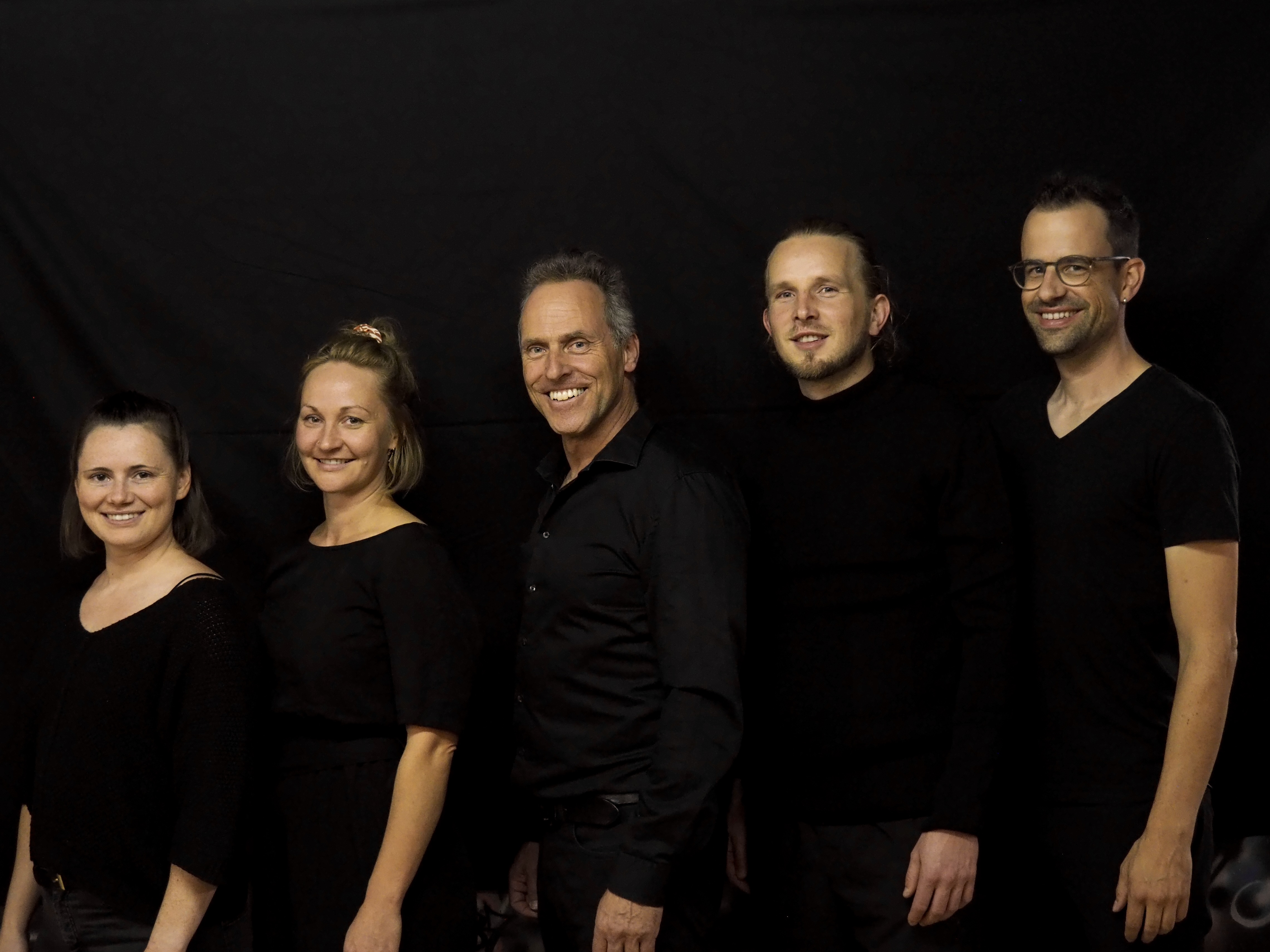 Mitglieder der Dudap Vocal Group Mitglieder der Dudap Vocal Gruppe